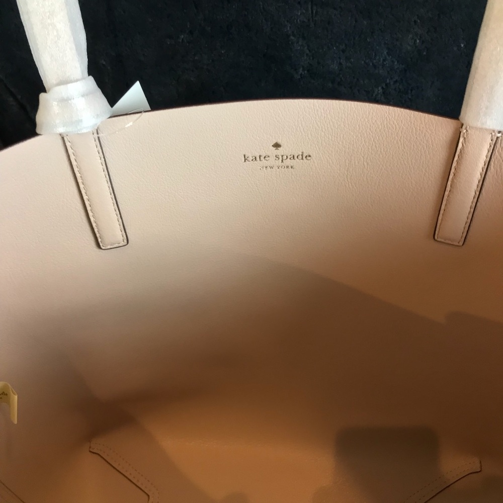 Kate Spade Arch Place Mya Reversible Tote NWT - Picture 5 of 8